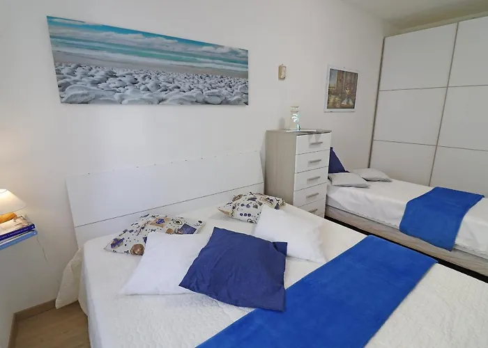 With Wi-fi, Air Conditioning And Balcony; Pets Allowed Prázdninový dům