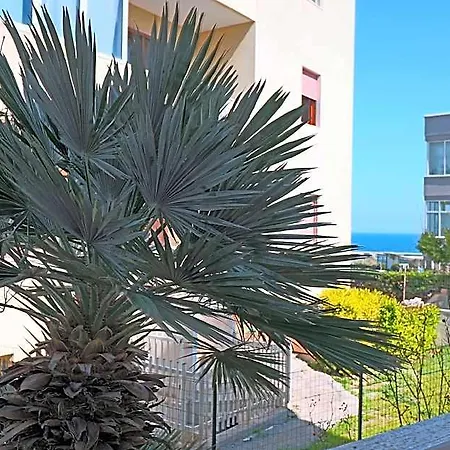 Hébergement de vacances With Wi-fi, Air Conditioning And Balcony; Pets Allowed *