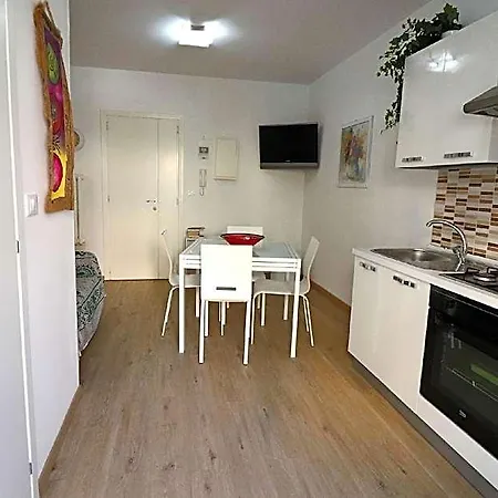 With Wi-fi, Air Conditioning And Balcony; Pets Allowed * Otrante