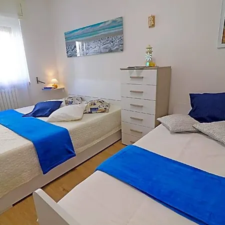 Hébergement de vacances With Wi-fi, Air Conditioning And Balcony; Pets Allowed *