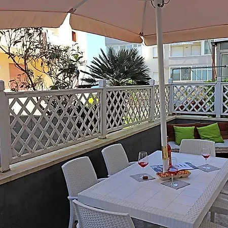 With Wi-fi, Air Conditioning And Balcony; Pets Allowed Hébergement de vacances *