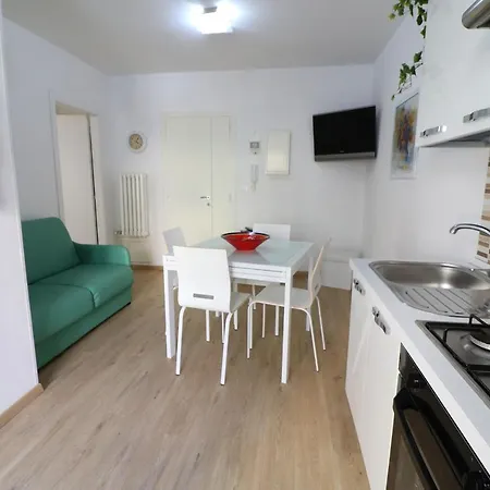 Vakantiehuis With Wi-fi, Air Conditioning And Balcony; Pets Allowed