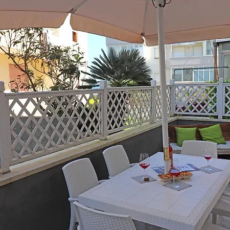 Holiday With Wi-fi, Air Conditioning And Balcony; Pets Allowed *