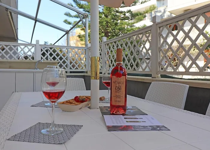 Vakantiehuis With Wi-fi, Air Conditioning And Balcony; Pets Allowed