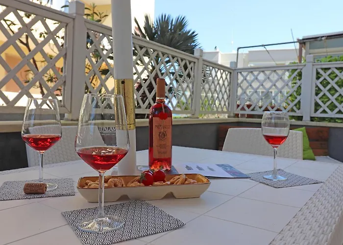 With Wi-fi, Air Conditioning And Balcony; Pets Allowed Vakantiehuis Otranto